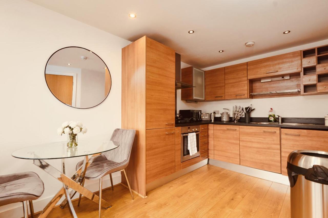 Deluxe City Apt, Beautiful River View,Free Parking No Balcony Leeds  Exterior photo